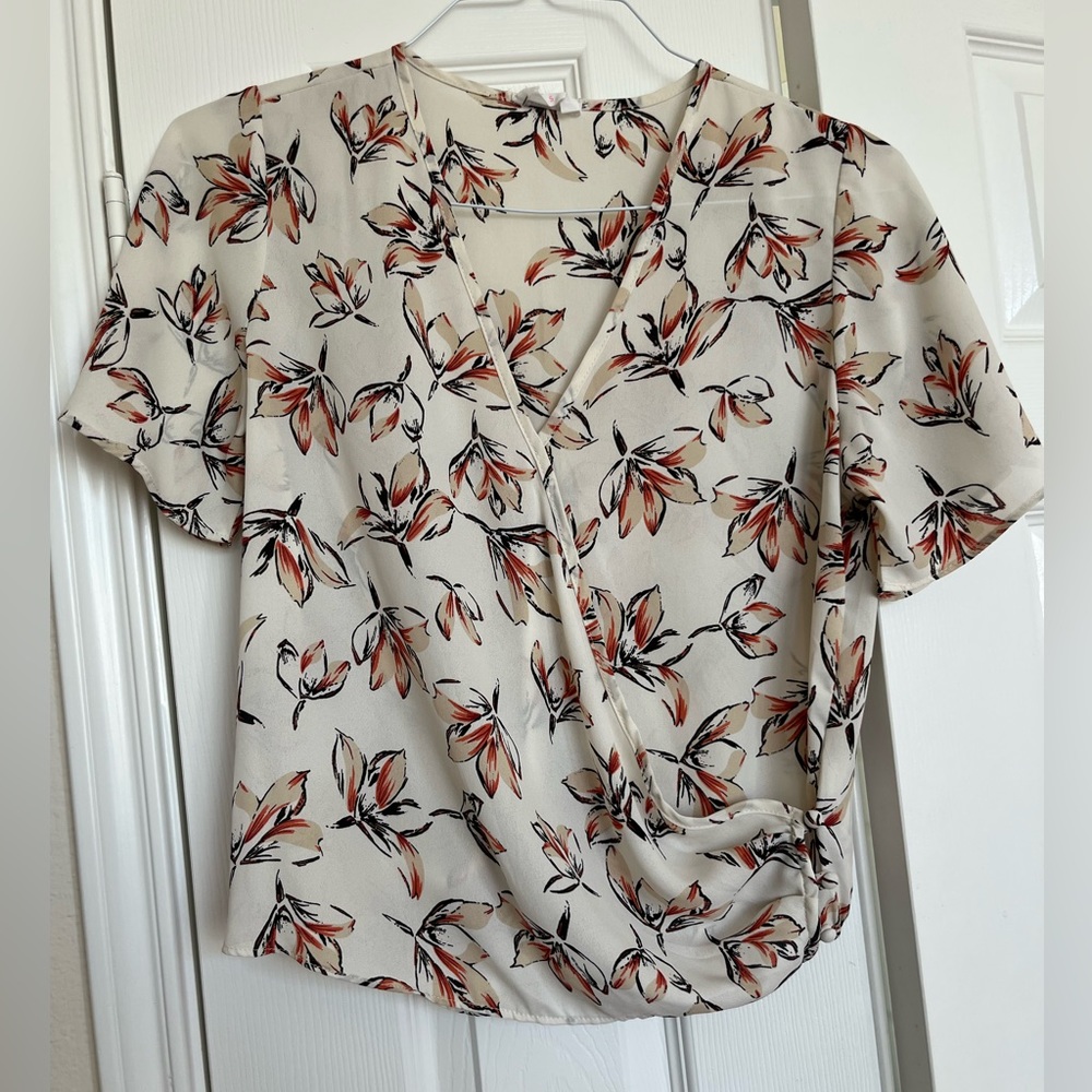 Floral White/ Beige Flowy Blouse Top